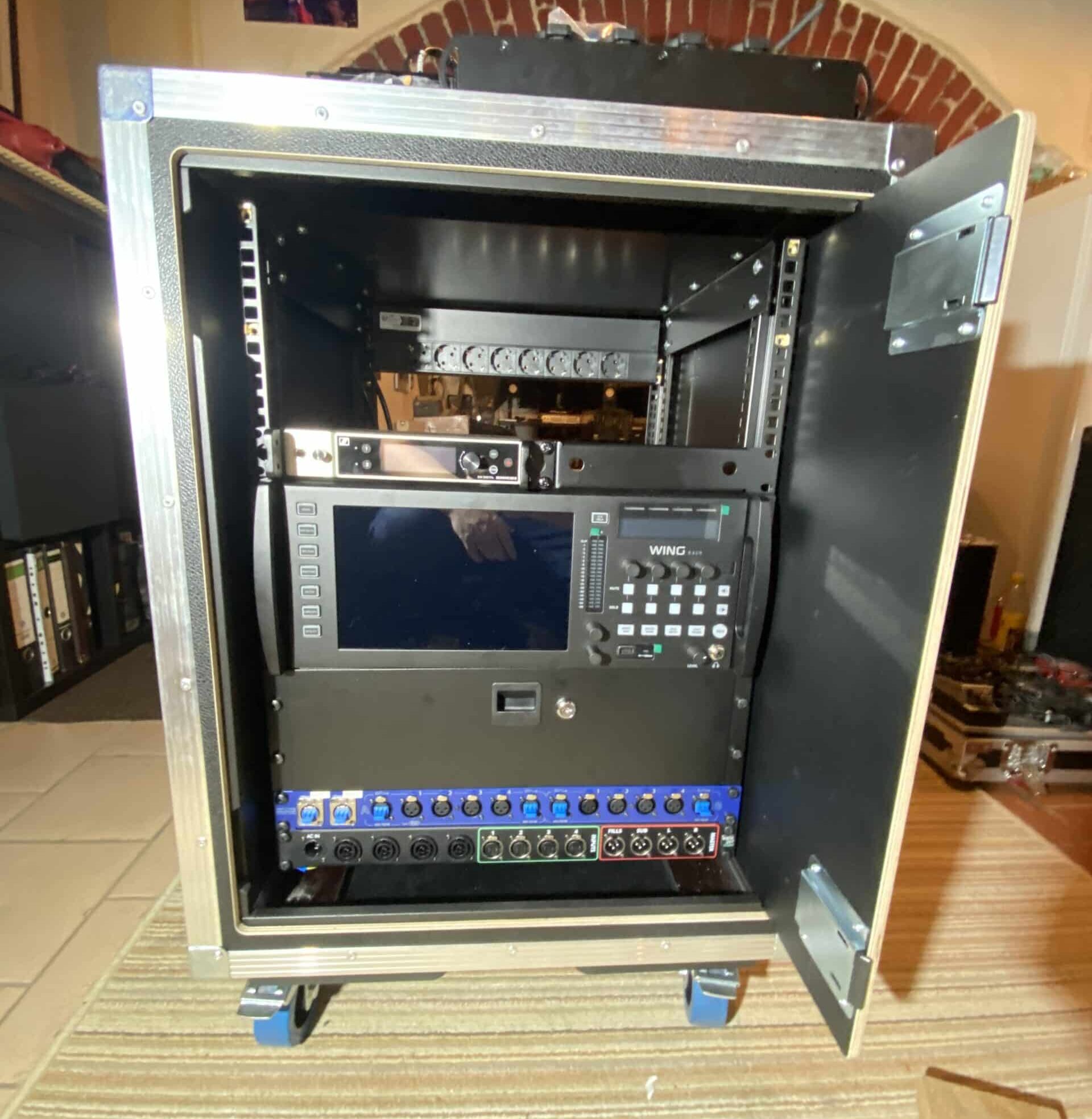 Inear Rack DIY selbst bauen Stagerack Monitoring Behringer Wing Inear Rack DIY selbst bauen Stagerack Monitoring Behringer Wing Thomann System 19 zoll